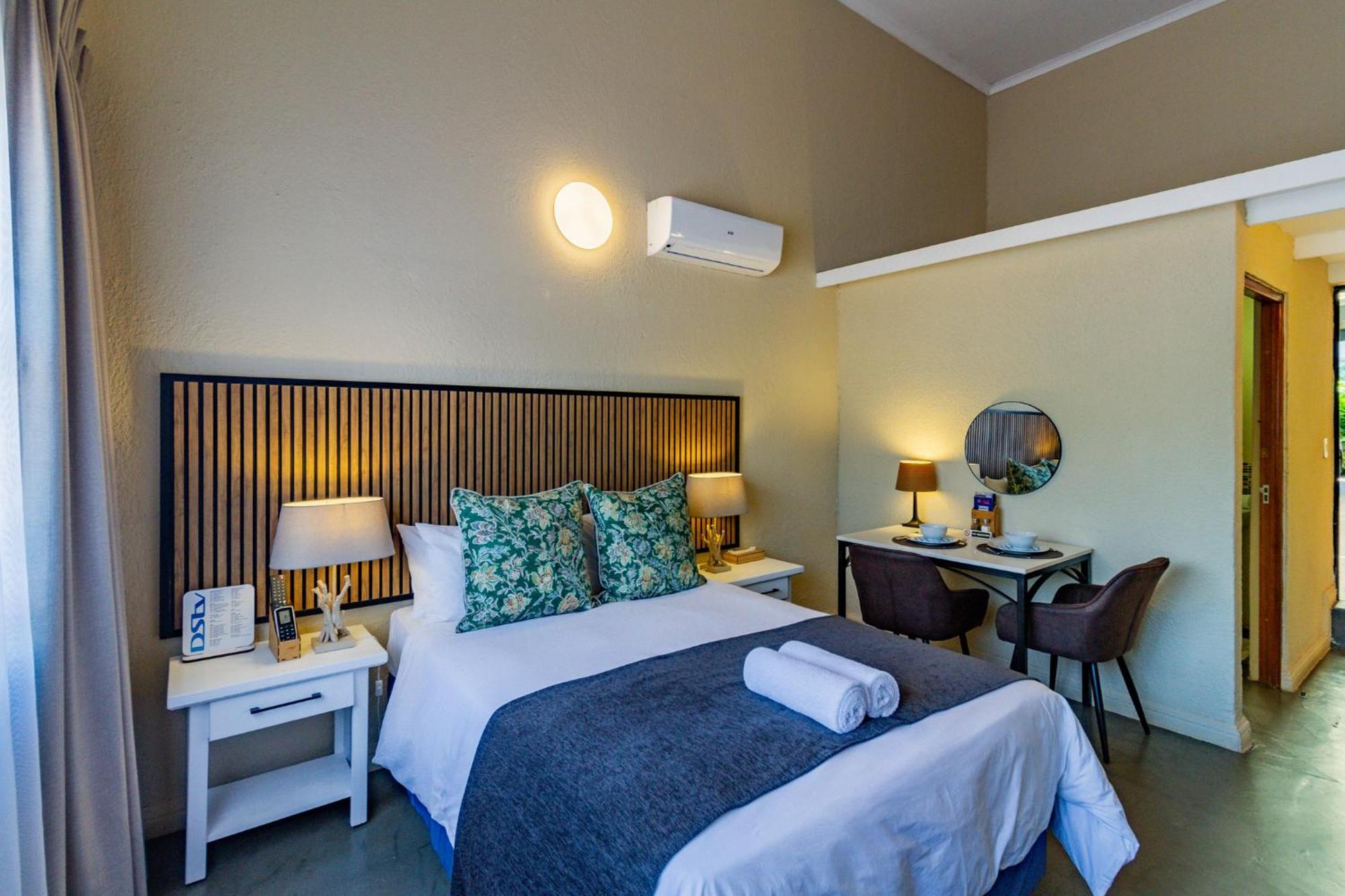 Pumleni Guesthouse Hartbeespoort Exterior photo